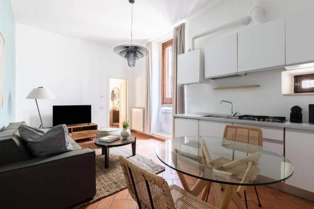 Charming 1br In Navona Square * Rom